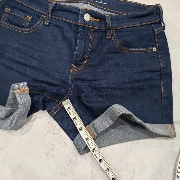Old Navy Fitted Shorts Women's Size 4 Denim Blue - Picture 6 of 7